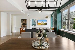 Mardi Gras Suites NOLA's 4BR Elegance