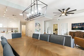 Mardi Gras Suites NOLA's 4BR Elegance