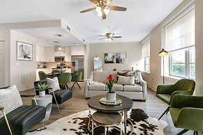 Mardi Gras Suites NOLA's 4BR Elegance