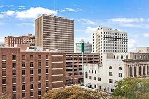 Mardi Gras Suites NOLA's 4BR Elegance