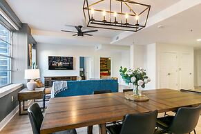 Mardi Gras Suites NOLA's 4BR Elegance
