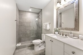 Mardi Gras Suites NOLA's 4BR Elegance