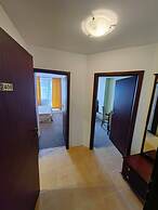 Cosy Mountain View Apartment - 200mbps Wi-fi!