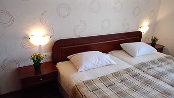 Cosy Mountain View Apartment - 200mbps Wi-fi!