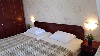 Cosy Mountain View Apartment - 200mbps Wi-fi!