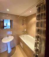 1 Bed Homey Two Floor Apartment - 200mbps Wi-fi!