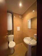 1 Bed Homey Two Floor Apartment - 200mbps Wi-fi!