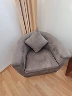 1 Bed Homey Two Floor Apartment - 200mbps Wi-fi!