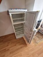 1 Bed Homey Two Floor Apartment - 200mbps Wi-fi!