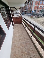 1 Bed Homey Two Floor Apartment - 200mbps Wi-fi!