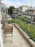 Modern, Centrally Located Apartment