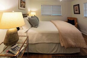 4 BR Sleeps 10 Near UGA & Downtown