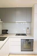 Modern + Spacious 2bd/2bath - Stunning City Views!