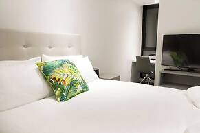 Modern + Spacious 2bd/2bath - Stunning City Views!