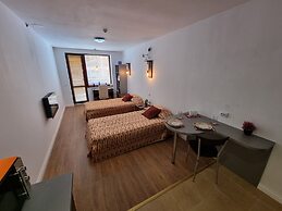 Mountain Paradise 2 - Quiet Cosy Studio - Balcony, Wifi