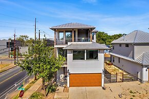 Walk to Restaurants & Entertainment on East Side