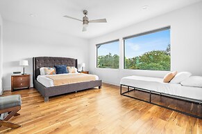 Walk to Restaurants & Entertainment on East Side