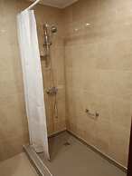 South Facing Balcony - 300mbps Wi-fi