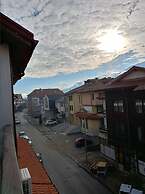 South Facing Balcony - 300mbps Wi-fi