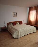 South Facing Balcony - 300mbps Wi-fi