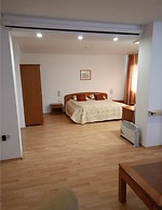 South Facing Balcony - 300mbps Wi-fi