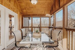 Cozy Pines Cabin - Quiet Relaxation!