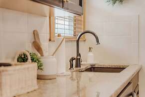 Cozy Pines Cabin - Quiet Relaxation!