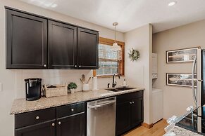 Cozy Pines Cabin - Quiet Relaxation!