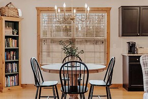 Cozy Pines Cabin - Quiet Relaxation!