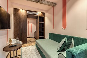 THE STEPS Hotel - by Eitch Collection