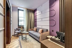 THE STEPS Hotel - by Eitch Collection