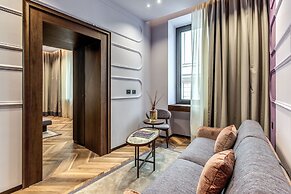 THE STEPS Hotel - by Eitch Collection