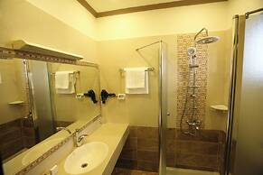 Shepherd Plaza Hotel