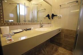 Shepherd Plaza Hotel