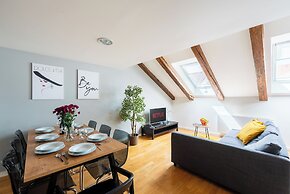 Modern 3 bedrooms apartment with AC