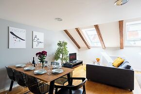 Modern 3 bedrooms apartment with AC