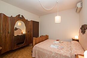 Villa dei Salici con Piscina by Wonderful Italy