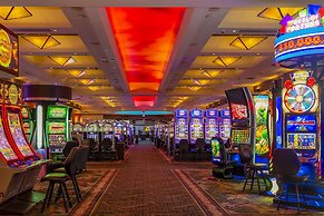 Red Hawk Resort & Casino