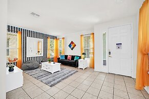 Lake View Getaway: Pool, Game Room, Theming!