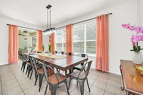 Lake View Getaway: Pool, Game Room, Theming!