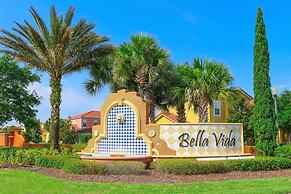 Lake View Getaway: Pool, Game Room, Theming!