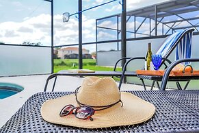 Lake View Getaway: Pool, Game Room, Theming!