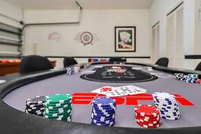 Lake View Getaway: Pool, Game Room, Theming!