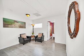 Lake View Getaway: Pool, Game Room, Theming!