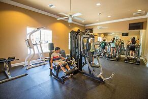 Lake View Getaway: Pool, Game Room, Theming!