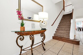 Lake View Getaway: Pool, Game Room, Theming!