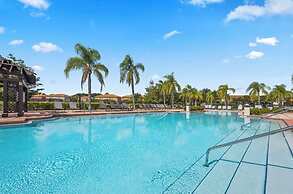 Lake View Getaway: Pool, Game Room, Theming!