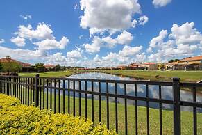 Lake View Getaway: Pool, Game Room, Theming!