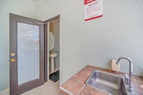 Lake View Getaway: Pool, Game Room, Theming!