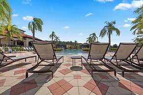 Lake View Getaway: Pool, Game Room, Theming!